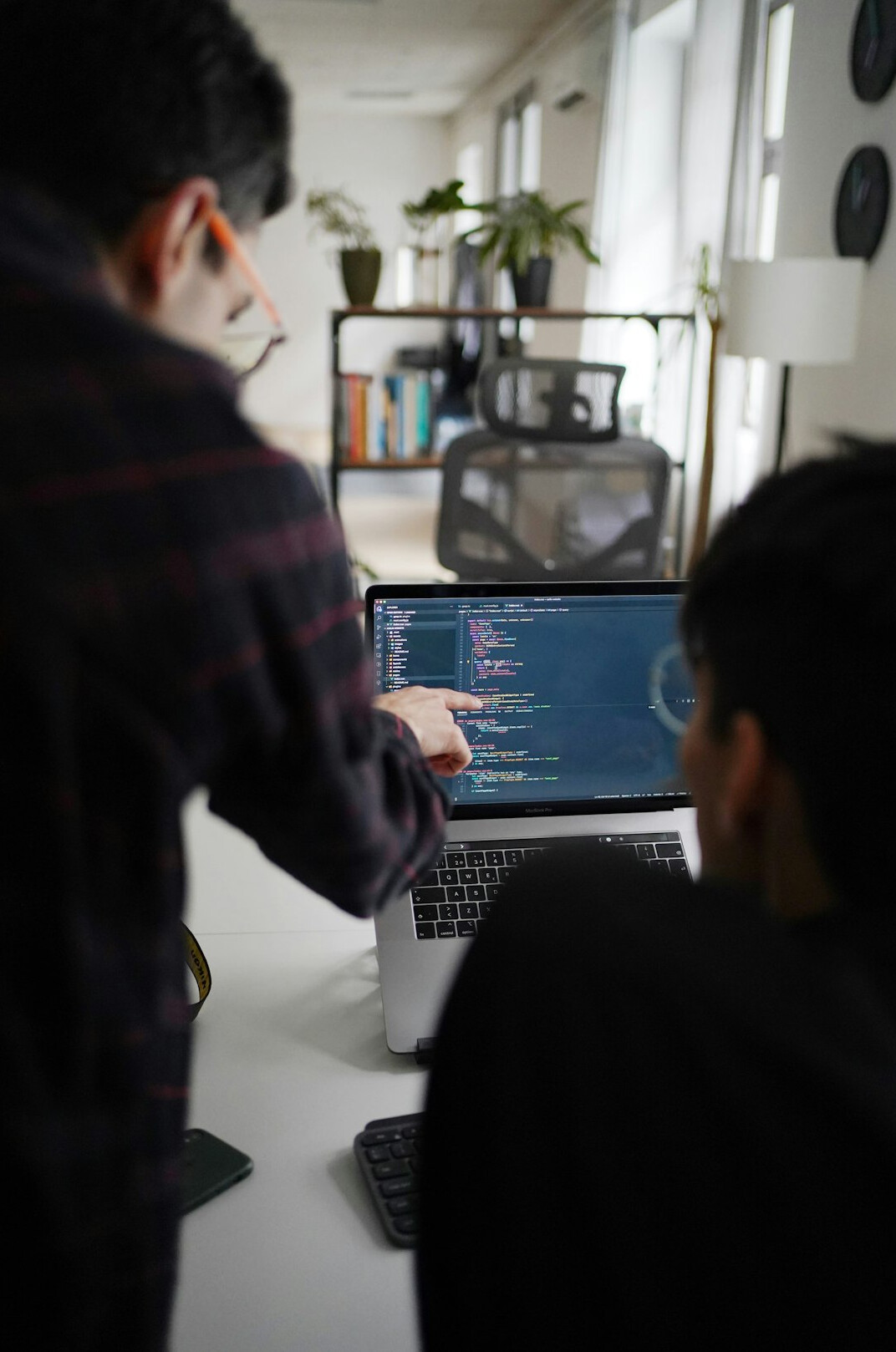 croatian students coding in classroom